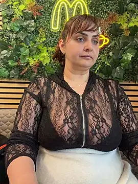 AnneKane online show from April 15, 8:20 am