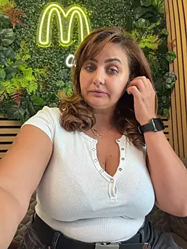 Snapshot of AnneKane chatting on July 13, 10:14 am AnneKane online show from July 13, 10:14 am