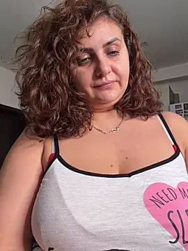 Snapshot of AnneKane chatting on December 14, 5:35 am AnneKane online show from December 14, 5:35 am