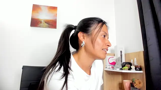 nia  white online show from February 10, 1:26 am