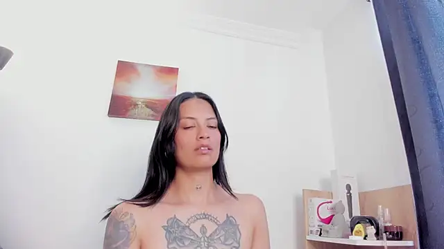 Snapshot of nia__white chatting on September 12, 5:24 pm nia white online show from September 12, 5:24 pm