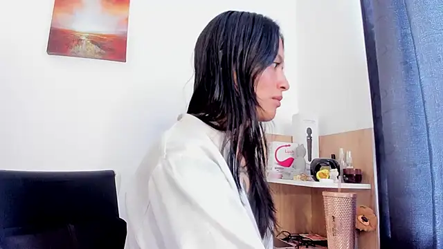 Snapshot of nia__white chatting on October 10, 5:47 pm nia white online show from October 10, 5:47 pm