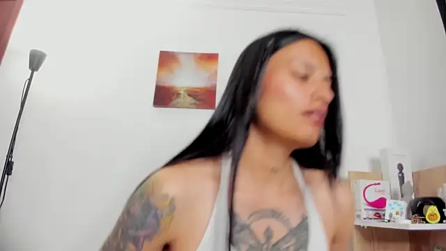 Snapshot of nia__white chatting on June 20, 2:38 am nia white online show from June 20, 2:38 am