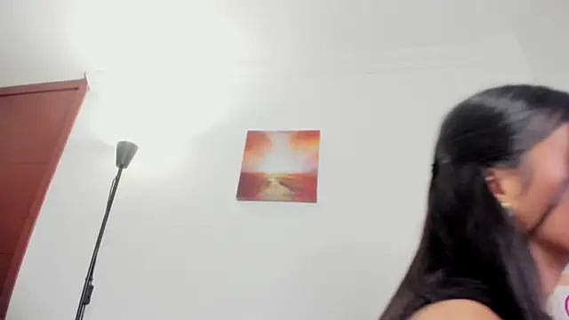 nia  white online show from April 5, 2:07 am