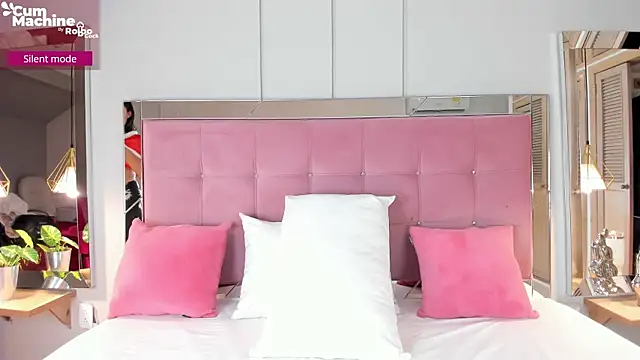 Snapshot of Ahincale chatting on December 1, 7:59 pm Ahincale online show from December 1, 7:59 pm