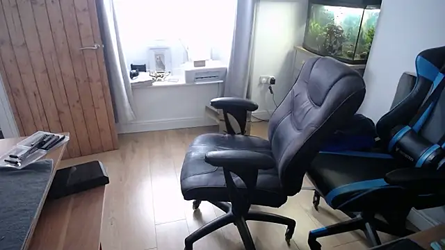 Snapshot of rob2810 chatting on September 26, 8:21 am rob2810 online show from September 26, 8:21 am