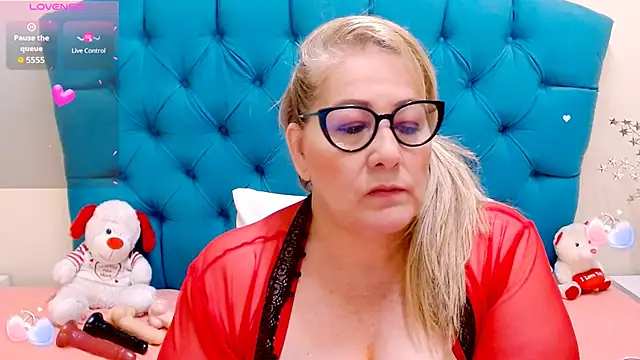 Nayla Garner online show from October 14, 2:39 pm