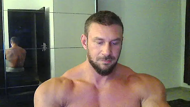muscularkevin online show from September 14, 6:19 pm