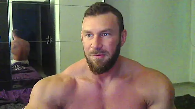 Snapshot of muscularkevin chatting on May 13, 3:46 am muscularkevin online show from May 13, 3:46 am