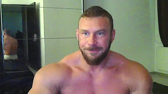 Snapshot of muscularkevin chatting on May 28, 3:58 am muscularkevin online show from May 28, 3:58 am