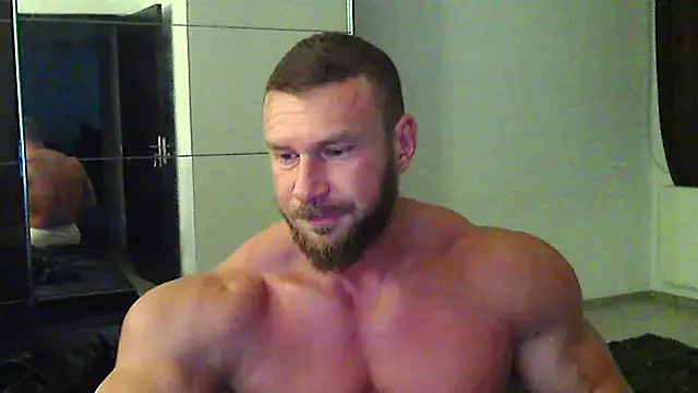 Snapshot of muscularkevin chatting on May 26, 3:26 am muscularkevin online show from May 26, 3:26 am