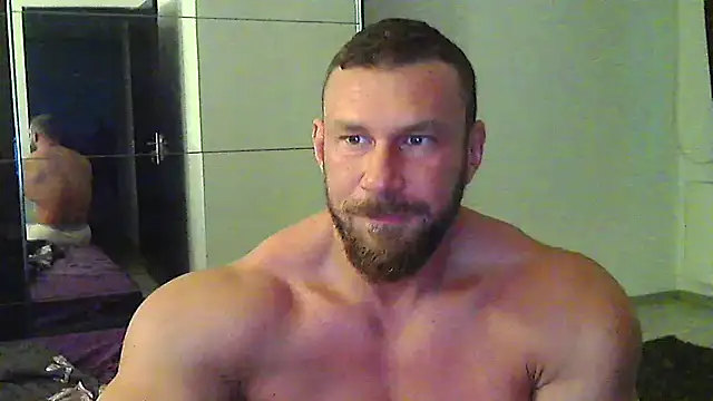 Snapshot of muscularkevin chatting on May 8, 3:43 am muscularkevin online show from May 8, 3:43 am