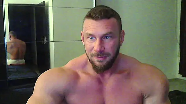 muscularkevin online show from December 20, 4:48 am