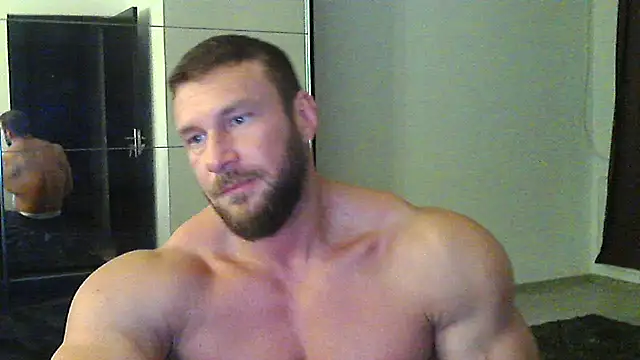 muscularkevin online show from October 28, 4:35 am