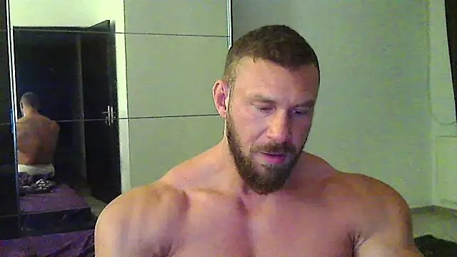 Snapshot of muscularkevin chatting on May 9, 3:32 am muscularkevin online show from May 9, 3:32 am