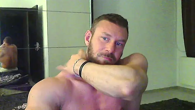 muscularkevin online show from March 30, 3:52 am