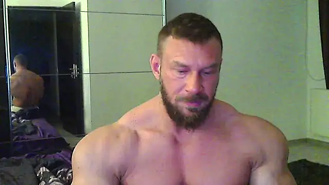 muscularkevin online show from April 16, 3:51 am