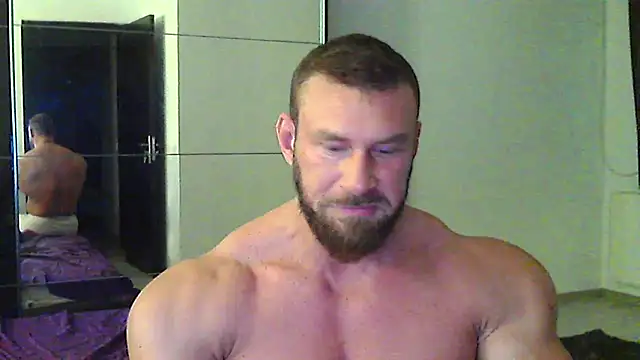 Snapshot of muscularkevin chatting on May 14, 3:47 am muscularkevin online show from May 14, 3:47 am