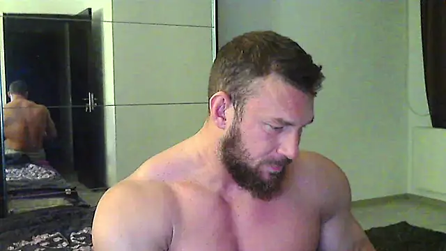 muscularkevin online show from April 4, 3:35 am