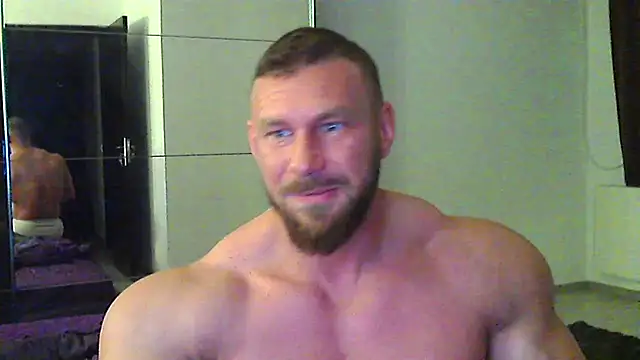 Snapshot of muscularkevin chatting on April 30, 3:24 am muscularkevin online show from April 30, 3:24 am