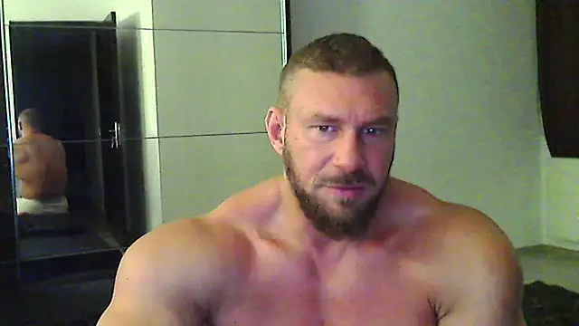 Snapshot of muscularkevin chatting on May 23, 3:16 am muscularkevin online show from May 23, 3:16 am