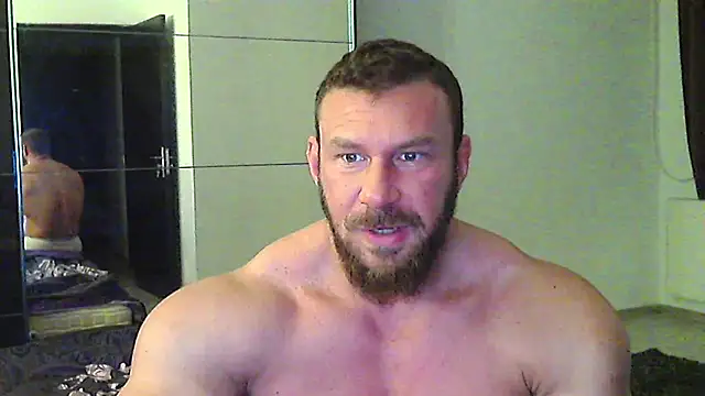 muscularkevin online show from April 5, 3:46 am