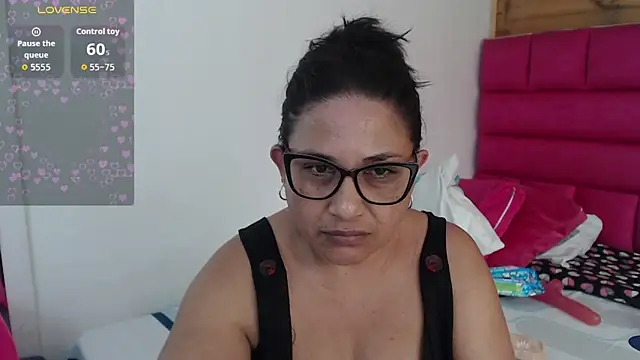 Snapshot of Katha_Marck chatting on June 15, 5:45 pm Katha Marck online show from June 15, 5:45 pm