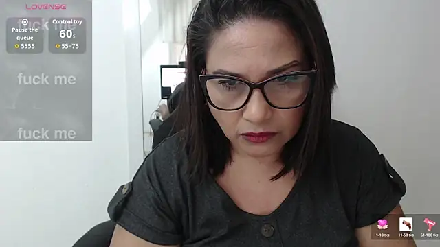 Snapshot of Katha_Marck chatting on February 3, 12:43 pm Katha Marck online show from February 3, 12:43 pm