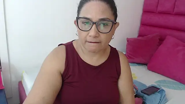 Snapshot of Katha_Marck chatting on May 19, 12:45 pm Katha Marck online show from May 19, 12:45 pm