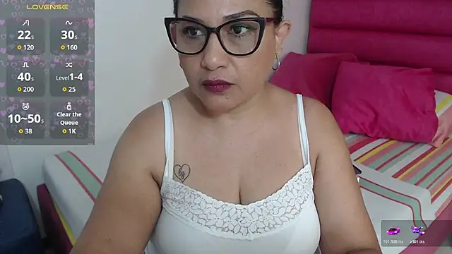 Snapshot of Katha_Marck chatting on July 17, 12:57 pm Katha Marck online show from July 17, 12:57 pm