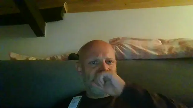 Snapshot of davigochi77bcn chatting on October 4, 8:43 pm davigochi77bcn online show from October 4, 8:43 pm