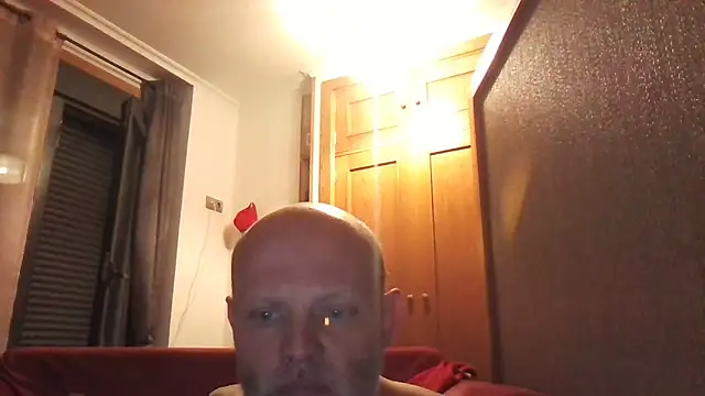 Snapshot of davigochi77bcn chatting on December 4, 8:45 pm davigochi77bcn online show from December 4, 8:45 pm