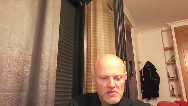 Snapshot of davigochi77bcn chatting on January 17, 7:38 pm davigochi77bcn online show from January 17, 7:38 pm