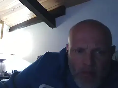 Snapshot of davigochi77bcn chatting on March 7, 11:05 pm davigochi77bcn online show from March 7, 11:05 pm