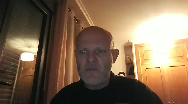 Snapshot of davigochi77bcn chatting on December 16, 7:00 pm davigochi77bcn online show from December 16, 7:00 pm