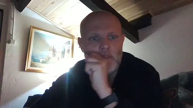 Snapshot of davigochi77bcn chatting on February 24, 10:03 pm davigochi77bcn online show from February 24, 10:03 pm