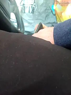 Hotredheadandtoungelasher online show from January 6, 1:37 pm