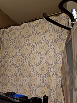 Hotredheadandtoungelasher online show from April 6, 1:34 am