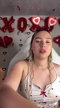 Snapshot of Irisweet_ chatting on February 13, 4:34 am Irisweet online show from February 13, 4:34 am