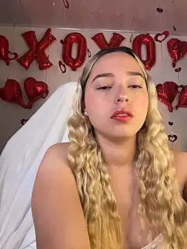 Snapshot of Irisweet_ chatting on February 11, 10:48 am Irisweet online show from February 11, 10:48 am