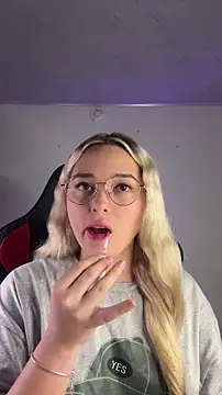 Irisweet  online show from November 8, 3:48 pm