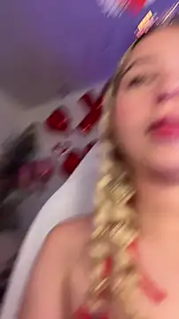 Snapshot of Irisweet_ chatting on February 14, 7:25 pm Irisweet online show from February 14, 7:25 pm