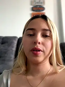 Irisweet  online show from October 3, 3:57 pm