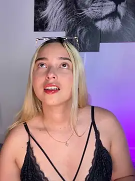 Irisweet  online show from September 30, 9:43 pm