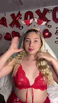 Snapshot of Irisweet_ chatting on February 14, 4:45 am Irisweet online show from February 14, 4:45 am