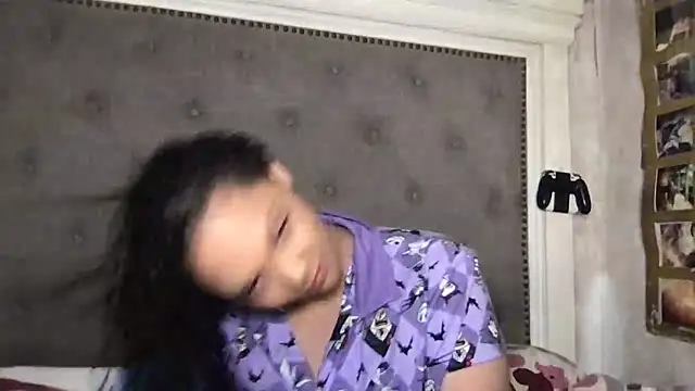 LuLuValenttine101 online show from April 15, 1:15 pm