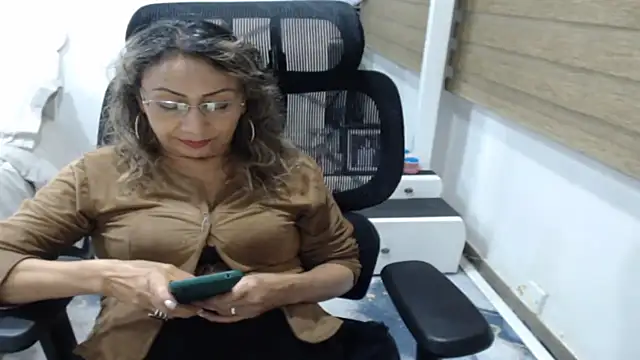 jesy hot online show from May 7, 11:30 pm