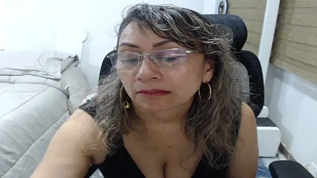 Snapshot of jesy_hot chatting on July 1, 12:22 am jesy hot online show from July 1, 12:22 am
