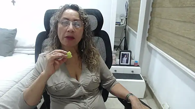 jesy hot online show from March 7, 11:43 pm