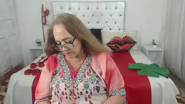 Sweetbigcatt online show from June 23, 2:20 am
